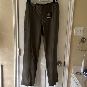 Eddie Bauer stretch ripstop olive green pants. NWT